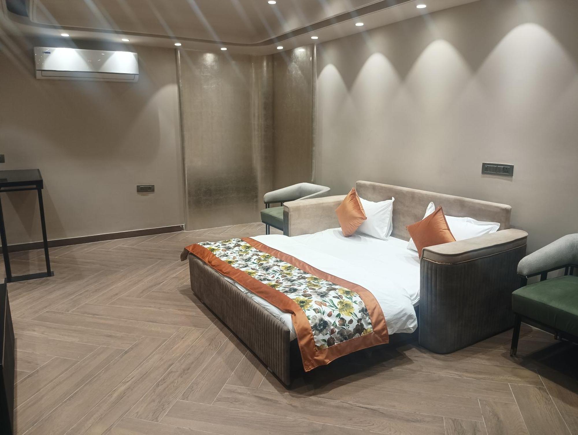 Hotel Cullinan By Qotel Janakpuri Δελχί Εξωτερικό φωτογραφία