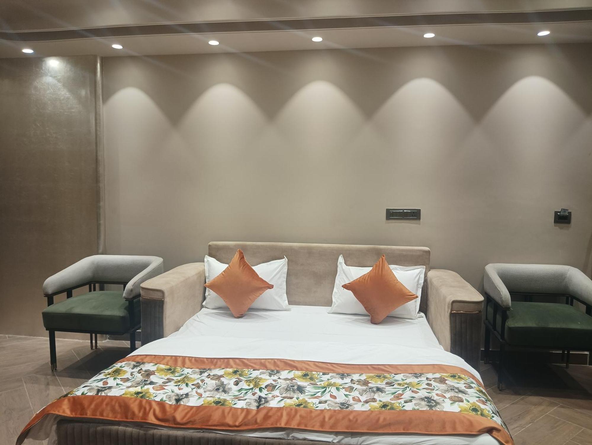 Hotel Cullinan By Qotel Janakpuri Δελχί Εξωτερικό φωτογραφία