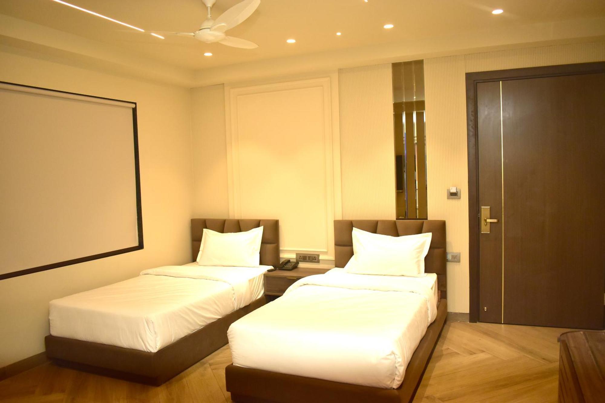 Hotel Cullinan By Qotel Janakpuri Δελχί Εξωτερικό φωτογραφία