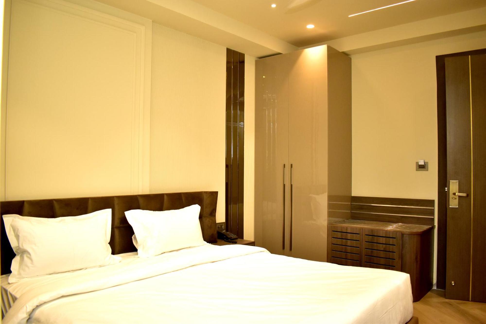 Hotel Cullinan By Qotel Janakpuri Δελχί Εξωτερικό φωτογραφία