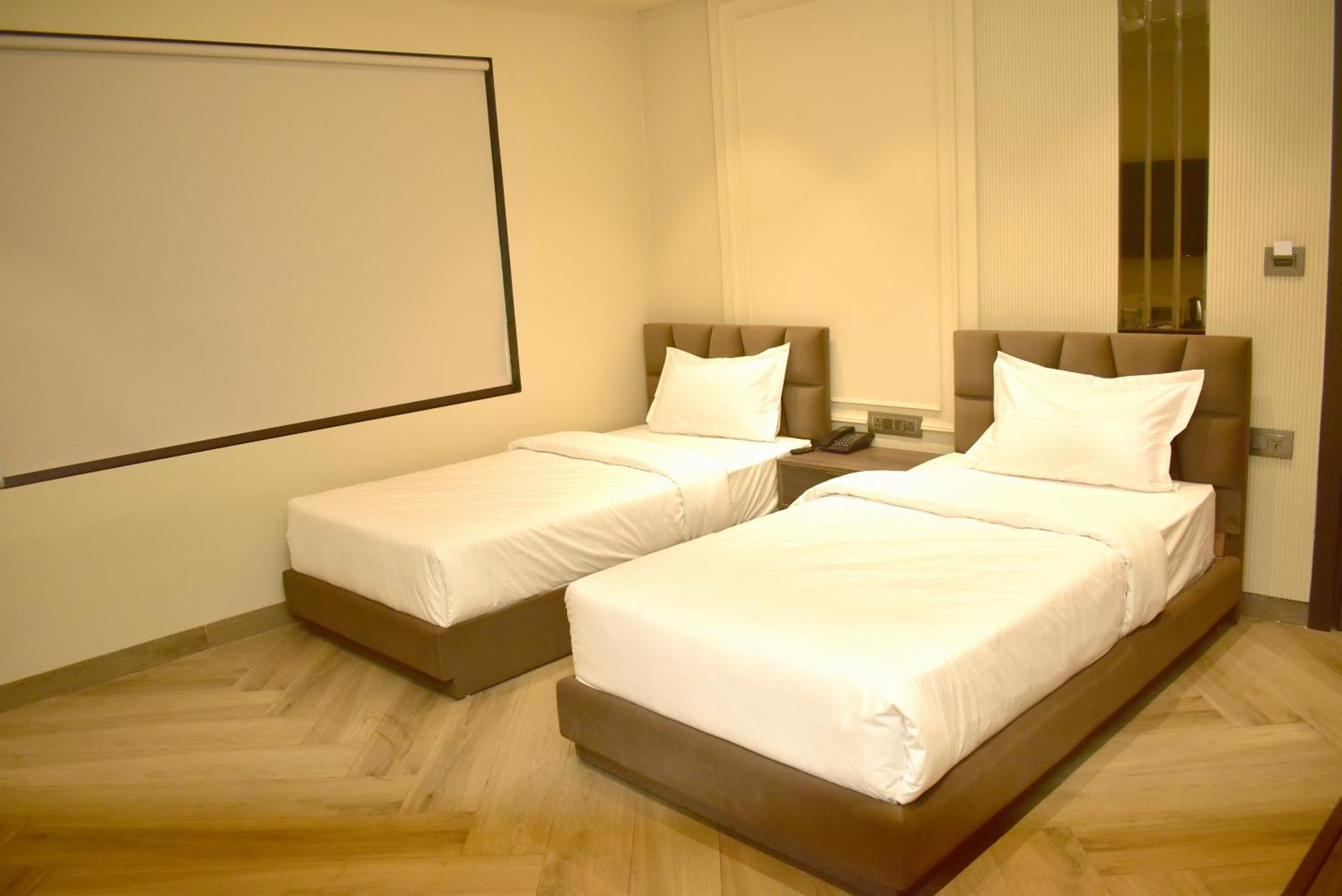 Hotel Cullinan By Qotel Janakpuri Δελχί Εξωτερικό φωτογραφία
