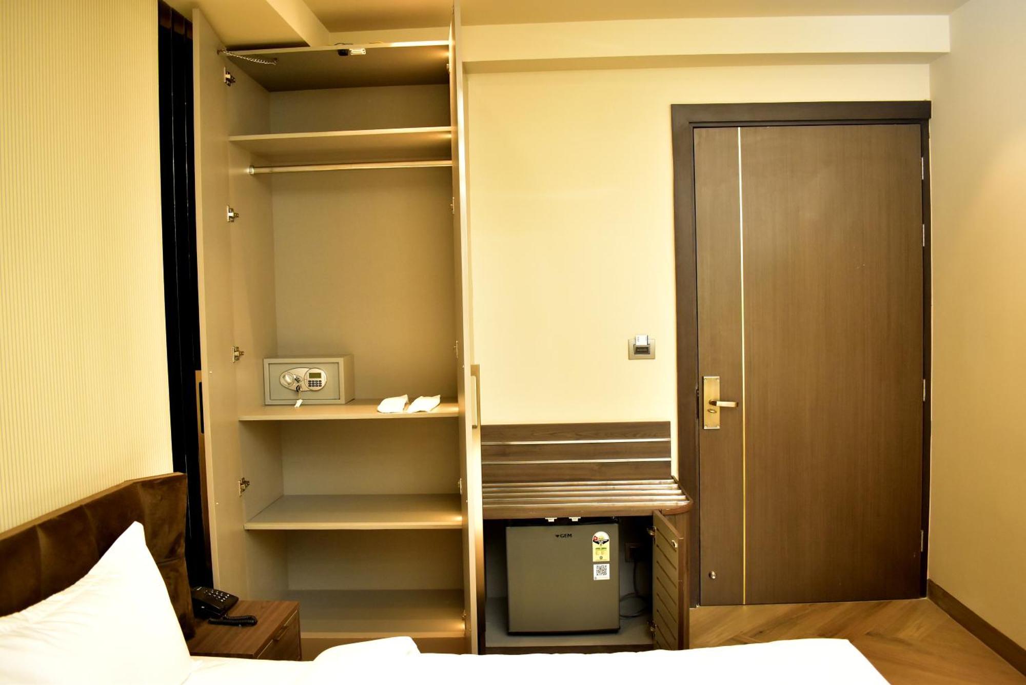 Hotel Cullinan By Qotel Janakpuri Δελχί Εξωτερικό φωτογραφία