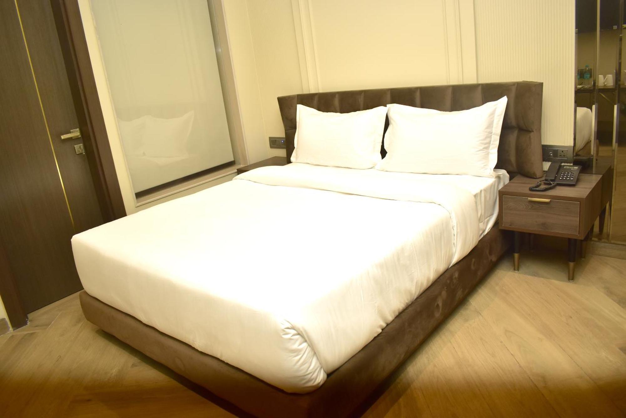 Hotel Cullinan By Qotel Janakpuri Δελχί Εξωτερικό φωτογραφία